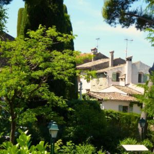 cagnes-leafy-house