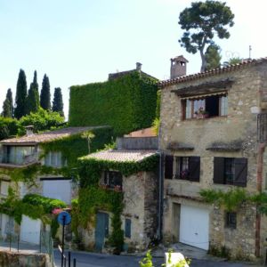 cagnes-village-hoiuses